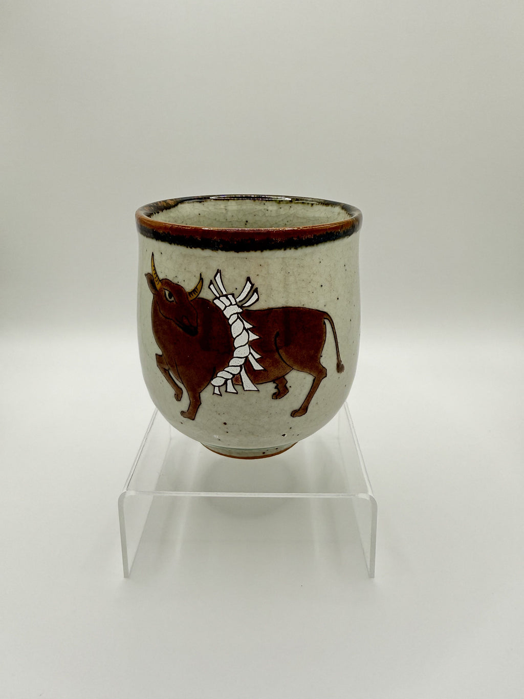 Kutani Ware Teacup – Ox and Sacred Rope Design九谷焼 牛と注連縄文様 湯呑み