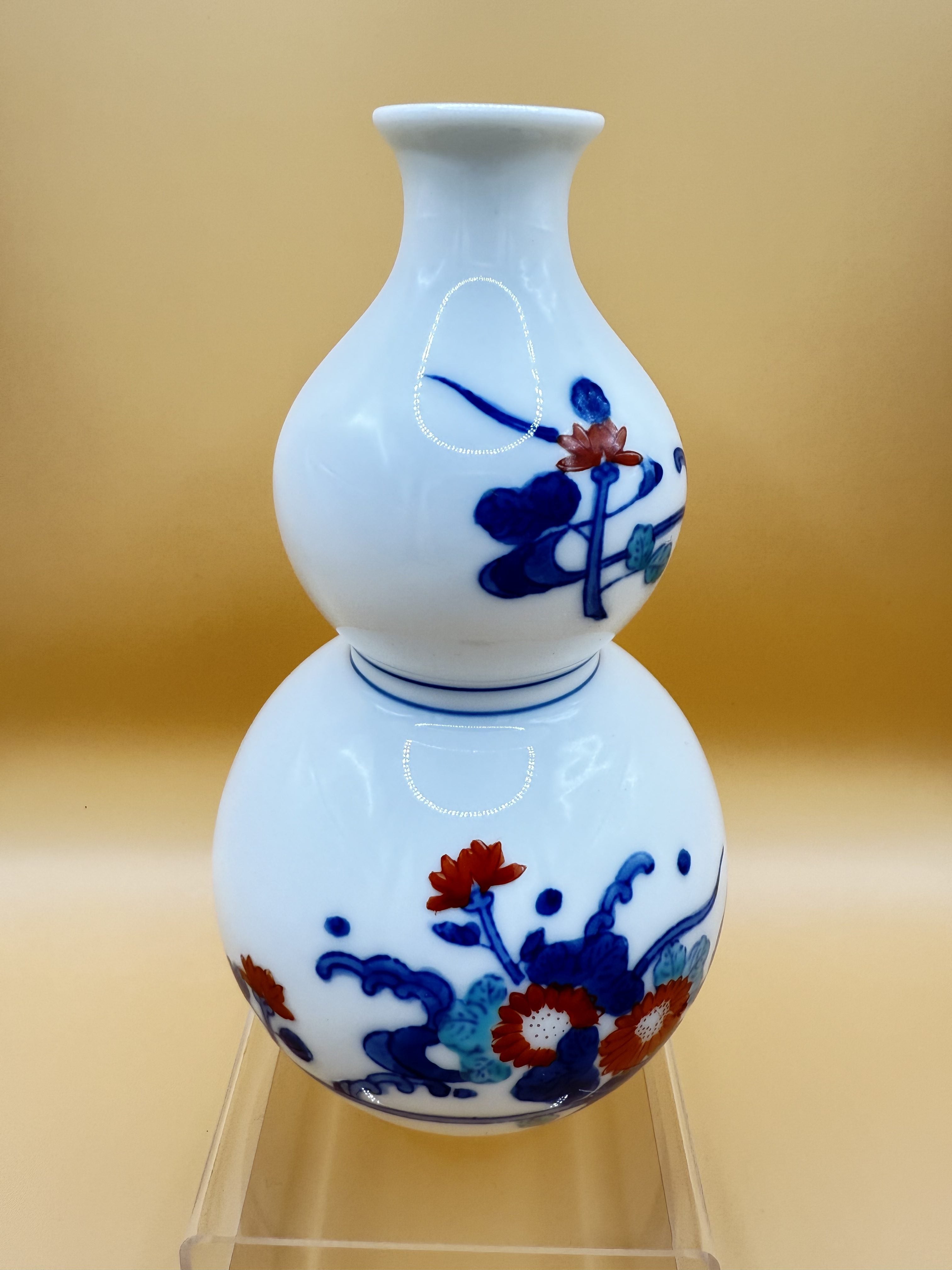 Sake jar set (with 3 cups) (NABEJIMA-YAKI) 鍋島焼き