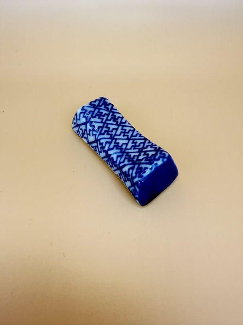 Chopsticks rest