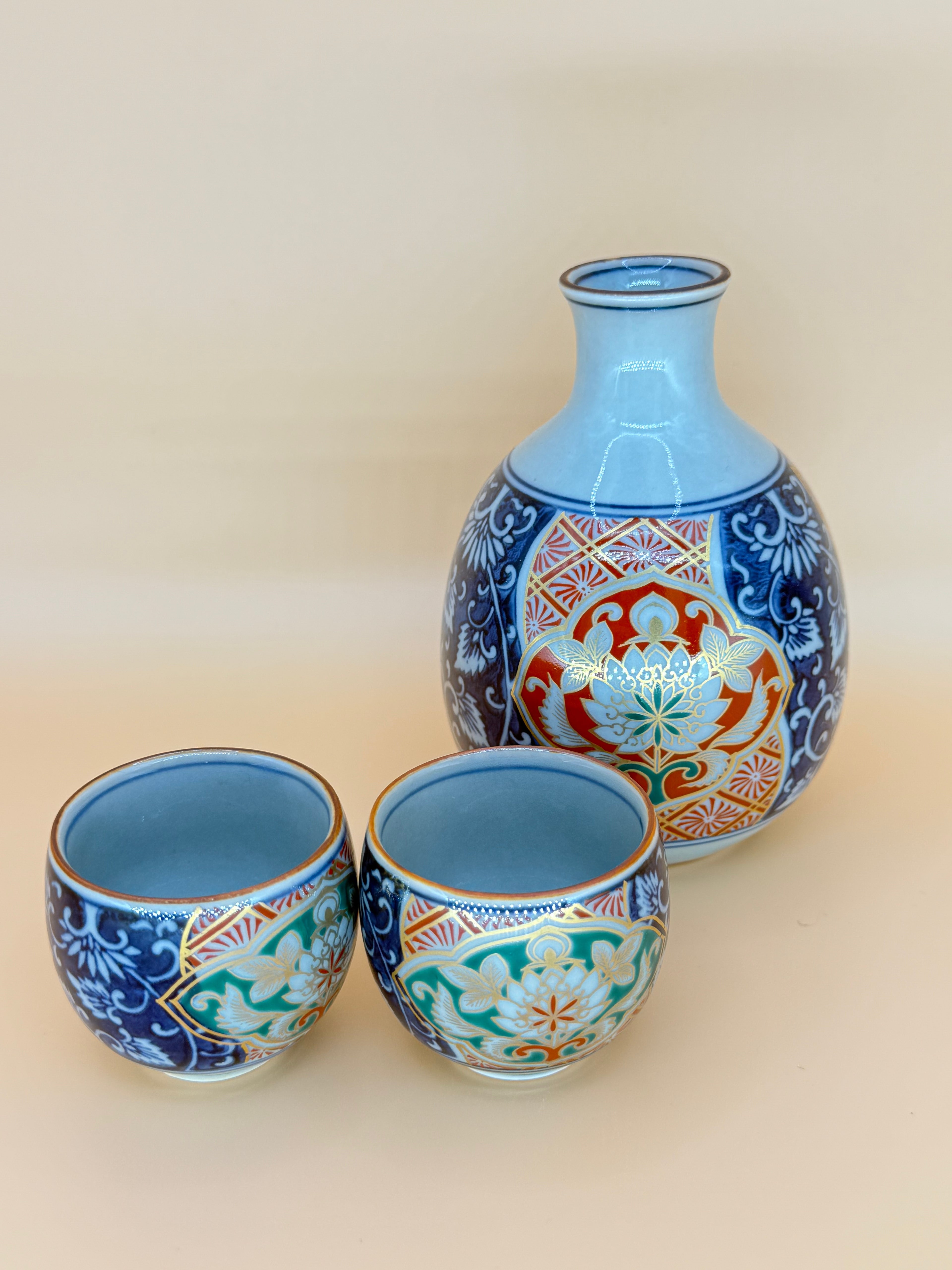Sake Jar set with 2 cups