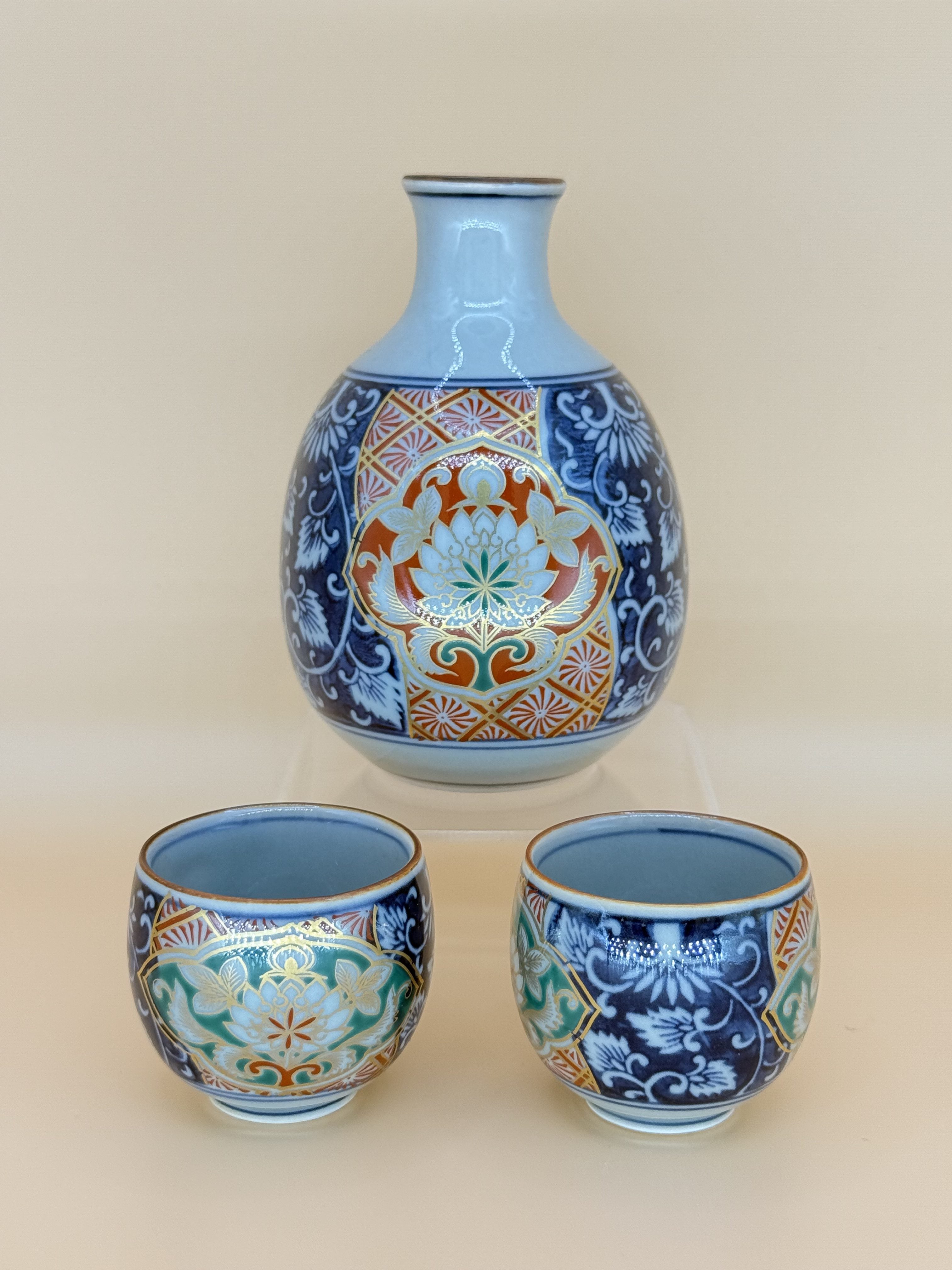 Sake Jar set with 2 cups